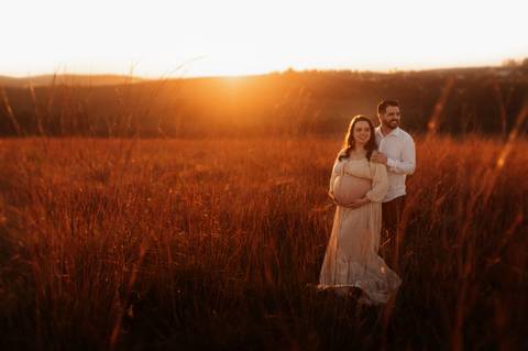 Ensaio gestante externo com por do sol'