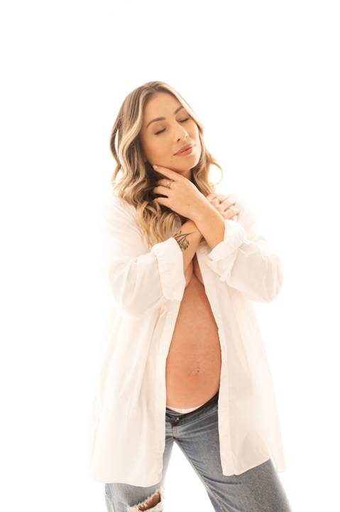 ensaio gestante em estudio'