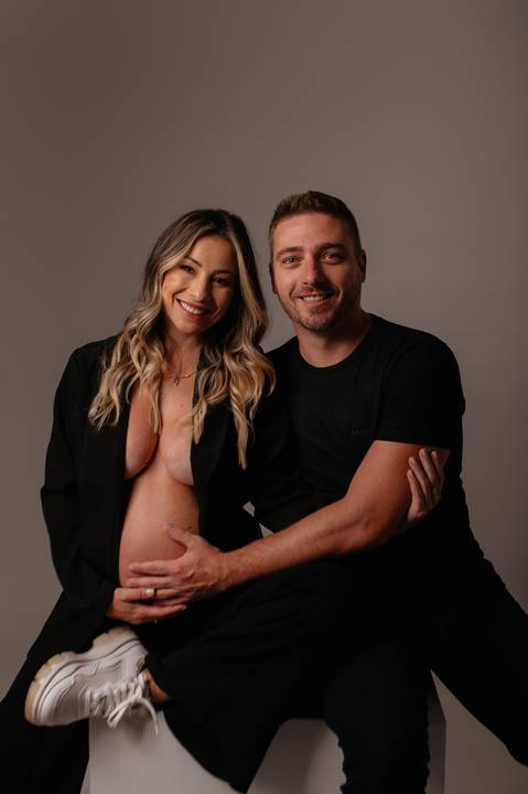 ensaio gestante em estudio'