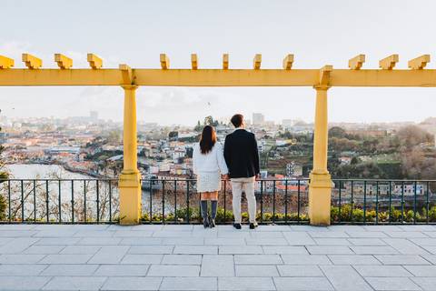 Ensaio de casal Vanessa e Thiago no Jardim do Palácio de Cristal - Porto'