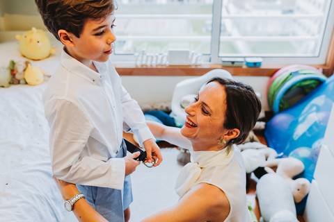 Reportagem fotográfica de comunhão em igreja'
