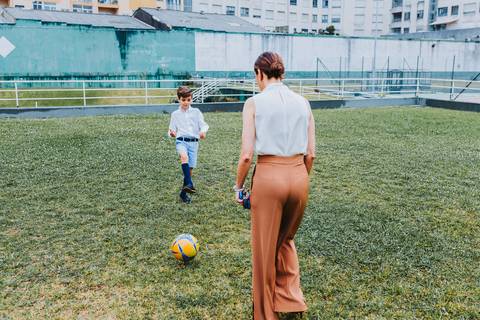 Reportagem fotográfica de comunhão em igreja'