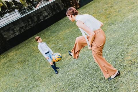 Reportagem fotográfica de comunhão em igreja'