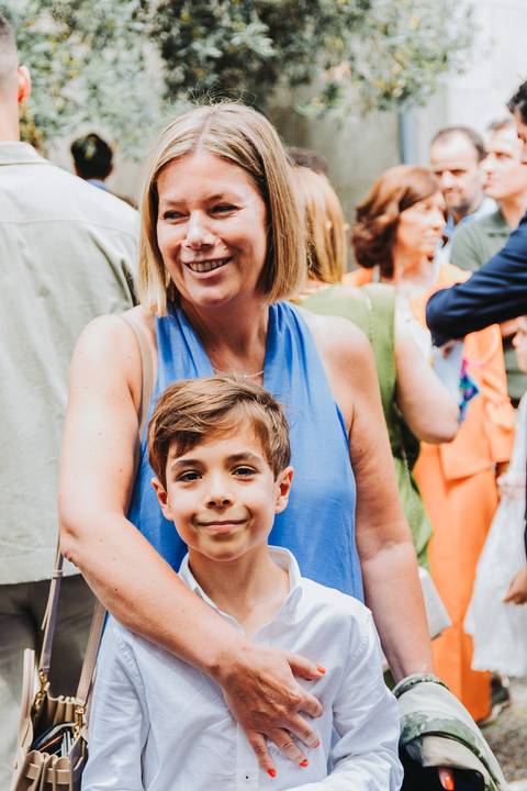 Reportagem fotográfica de comunhão em igreja'