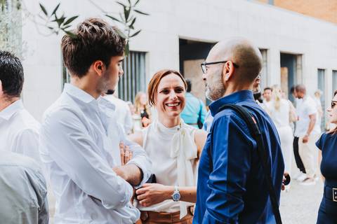 Reportagem fotográfica de comunhão em igreja'