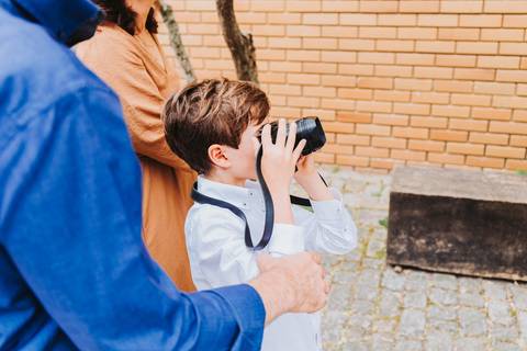 Reportagem fotográfica de comunhão em igreja'