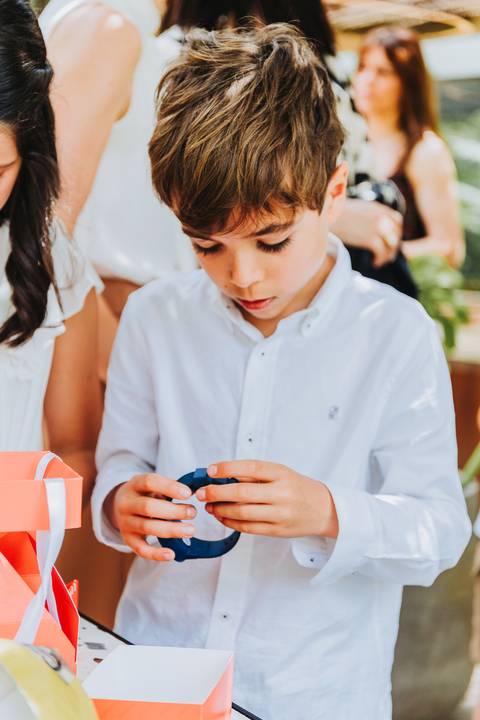 Reportagem fotográfica de comunhão em igreja'