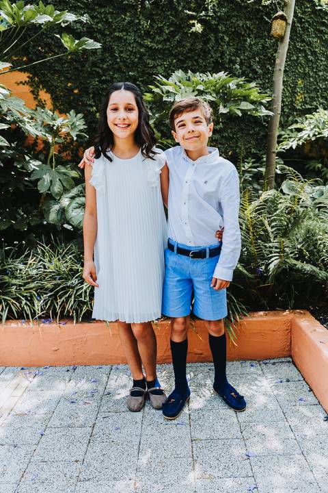 Reportagem fotográfica de comunhão em igreja'