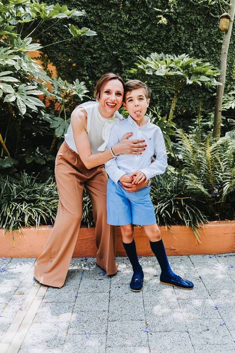 Reportagem fotográfica de comunhão em igreja'