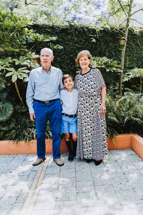 Reportagem fotográfica de comunhão em igreja'