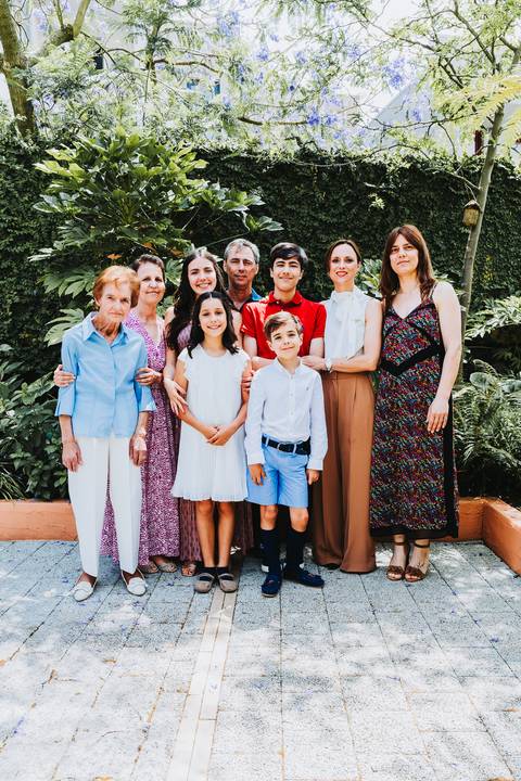 Reportagem fotográfica de comunhão em igreja'