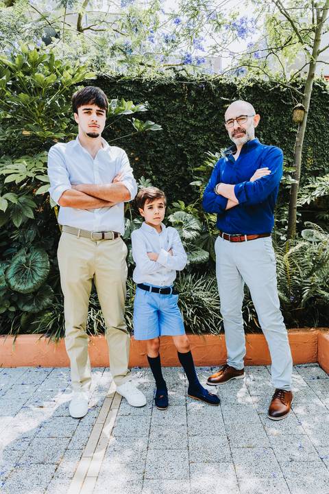 Reportagem fotográfica de comunhão em igreja'