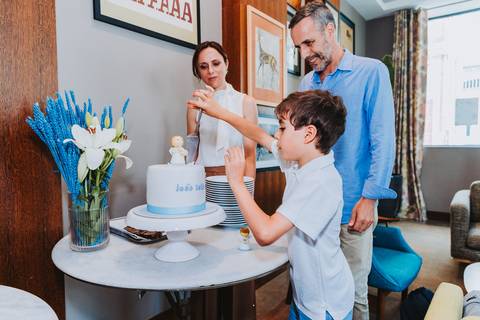 Reportagem fotográfica de comunhão em igreja'