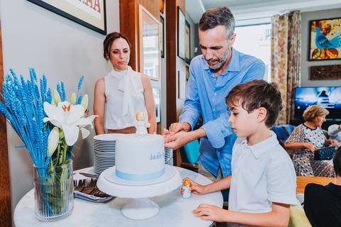 Reportagem fotográfica de comunhão em igreja'