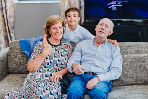 Reportagem fotográfica de comunhão em igreja'