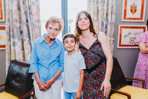 Reportagem fotográfica de comunhão em igreja'