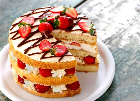 torta de morangos e chantilly '