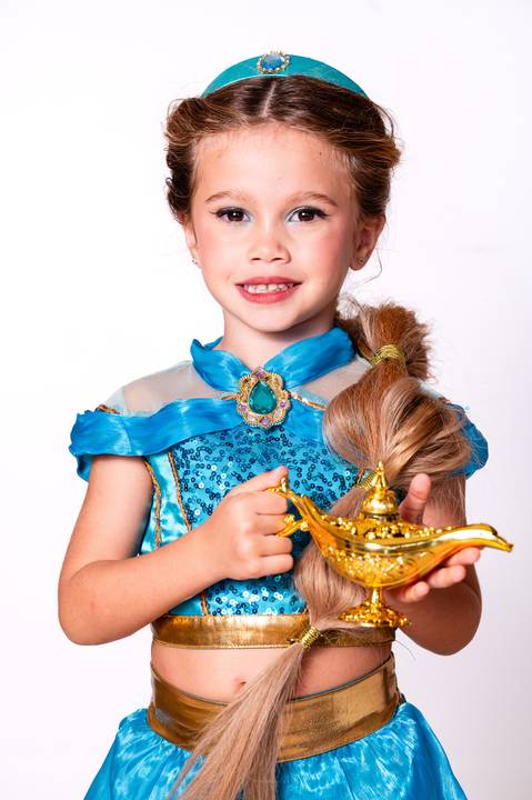 Fotografia infantil na Barra da Tijuca. Ensaio fotográfico, retrato infantil tema Disney Jasmine. Fotos da fotógrafa de família e casamento Jaque Salles Fotografia.'