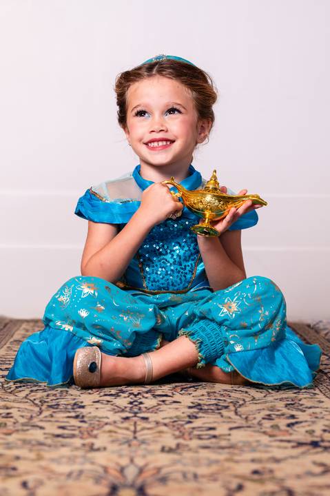 Fotografia infantil na Barra da Tijuca. Ensaio fotográfico, retrato infantil tema Disney Jasmine. Fotos da fotógrafa de família e casamento Jaque Salles Fotografia.'