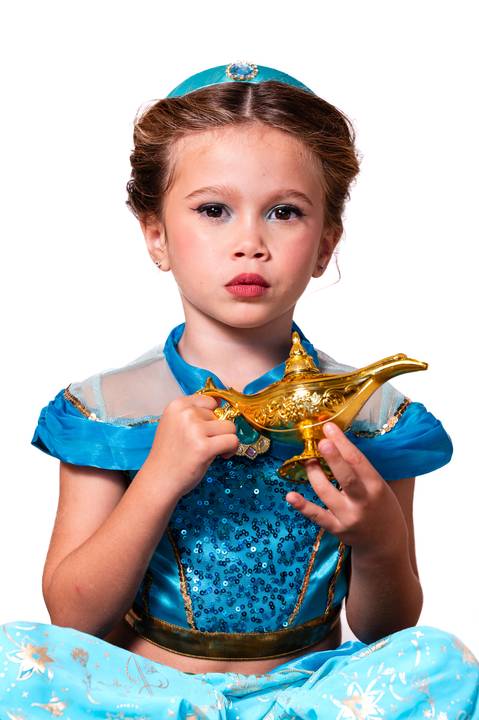 Fotografia infantil na Barra da Tijuca. Ensaio fotográfico, retrato infantil tema Disney Jasmine. Fotos da fotógrafa de família e casamento Jaque Salles Fotografia.'