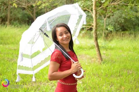 ENSAIO PRÉ-WEDDING VAL E FRANKDEL PARQUE ECOLÓGICO DOS JEQUITIBÁS SOBRADINHO, BRASÍLIA - DF usai um acessório um sobrinha transparente  Ensaio pré wedding '