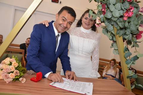 Cartório Colorado Casamento hora da assinatura com a Juíza  Nina s Porto'