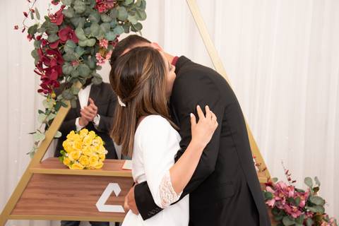 Sala especial de casamento cartório colorado com juiz de paz nycholas n. pontes hora do beijo'