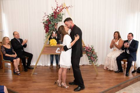 Sala especial de casamento cartório colorado com juiz de paz nycholas n. pontes hora do beijo'