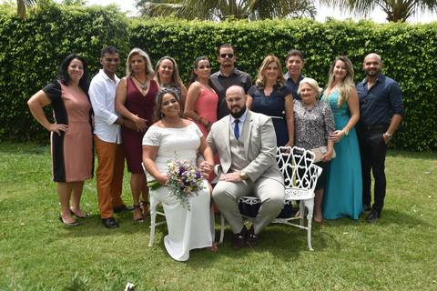 FOTOS NO JARDIM COM OS FAMILIARES
'