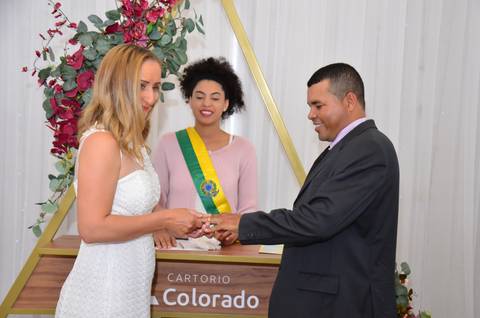 Casamento hora das aliança com a juíza de paz Cristina Lopes @cristinalopes.juizadepaz'
