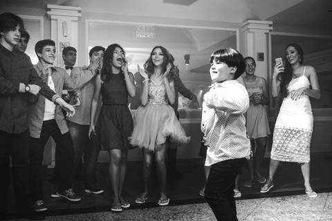 lindo aniversário de 15 anos da Sarah realizado em Vitória por fotógrafos de casamento de vila velha fotógrafos de casamento de Vitória fotógrafos de casamento de Serra ES com vestido making of e maquiagem e fotos de balada e dança'