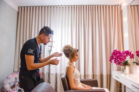 lindo aniversário de 15 anos da Sarah realizado em Vitória por fotógrafos de casamento de vila velha fotógrafos de casamento de Vitória fotógrafos de casamento de Serra ES com vestido making of e maquiagem e fotos de balada e dança'