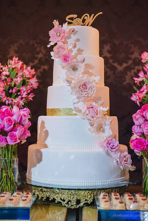 lindo aniversário de 15 anos da Sarah realizado em Vitória por fotógrafos de casamento de vila velha fotógrafos de casamento de Vitória fotógrafos de casamento de Serra ES com vestido making of e maquiagem e fotos de balada e dança'