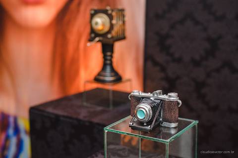 lindo aniversário de 15 anos da Sarah realizado em Vitória por fotógrafos de casamento de vila velha fotógrafos de casamento de Vitória fotógrafos de casamento de Serra ES com vestido making of e maquiagem e fotos de balada e dança'