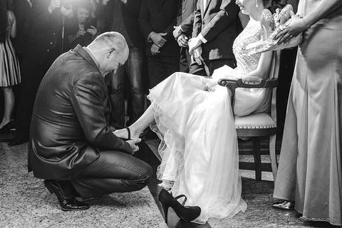 lindo aniversário de 15 anos da Sarah realizado em Vitória por fotógrafos de casamento de vila velha fotógrafos de casamento de Vitória fotógrafos de casamento de Serra ES com vestido making of e maquiagem e fotos de balada e dança'
