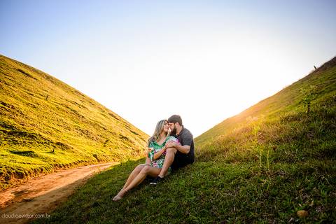 Lindo ensaio namoro de casal pré wedding realizado em Matilde com cachoeira por do sol noivo e noiva realizado por fotógrafos de casamento de Vila Velha fotógrafos de casamento de vitória fotógrafos de casamento de serra espirito santo ES'