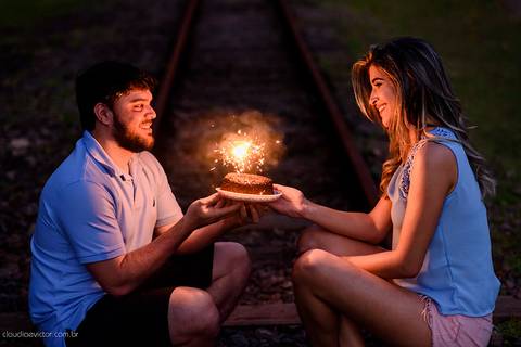 Lindo ensaio namoro de casal pré wedding realizado em Matilde com cachoeira por do sol noivo e noiva realizado por fotógrafos de casamento de Vila Velha fotógrafos de casamento de vitória fotógrafos de casamento de serra espirito santo ES'