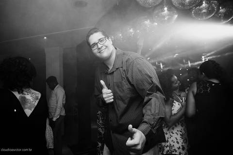 Aniversário de 15 anos fotografado por fotógrafos de casamento de vila velha fotógrafos de casamento de vitória fotógrafos de casamento de serra Espírito santo ES no cerimonial com pista de dança e making of'