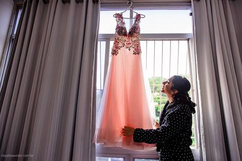 Aniversário de 15 anos fotografado por fotógrafos de casamento de vila velha fotógrafos de casamento de vitória fotógrafos de casamento de serra Espírito santo ES no cerimonial com pista de dança e making of'