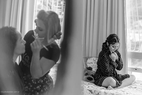 Aniversário de 15 anos fotografado por fotógrafos de casamento de vila velha fotógrafos de casamento de vitória fotógrafos de casamento de serra Espírito santo ES no cerimonial com pista de dança e making of'