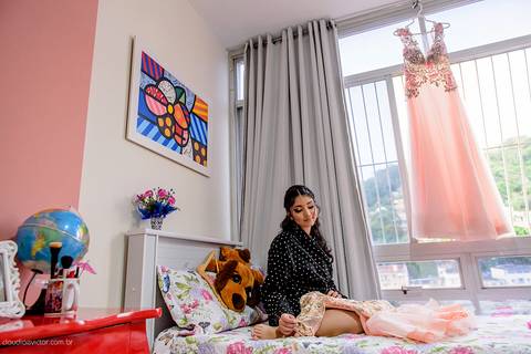 Aniversário de 15 anos fotografado por fotógrafos de casamento de vila velha fotógrafos de casamento de vitória fotógrafos de casamento de serra Espírito santo ES no cerimonial com pista de dança e making of'