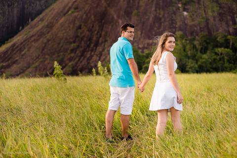 book, bride, casamento, ensaio, externa, por fotógrafo de casamento de Vila Velha  fotógrafo de casamento de Vitória fotógrafo de casamento de Serra Espirito Santo ES fotos criativas de casamento'