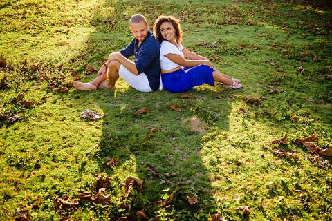 Lindo ensaio casal e namoro realizado em Praia Grande e Praia Formosa Aracruz por fotógrafos de casamento de vila velha fotógrafos de casamento de vitória fotógrafos de casamento de serra Espirito santo ES com Golden Retriever e cachorro'