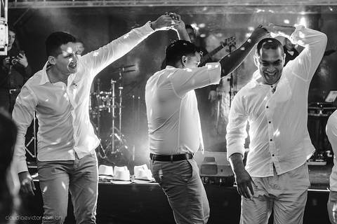 Lindo casamento realizado na igreja reis magos na serra por fotógrafos de casamento de vila velha fotógrafos de casamento de vitória fotógrafos de casamento de serra espirito santo es com noivo noiva pista de dança e carimbó'