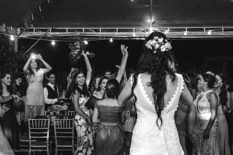 Lindo casamento realizado na igreja reis magos na serra por fotógrafos de casamento de vila velha fotógrafos de casamento de vitória fotógrafos de casamento de serra espirito santo es com noivo noiva pista de dança e carimbó'