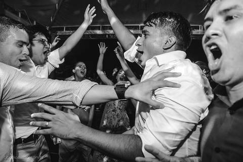 Lindo casamento realizado na igreja reis magos na serra por fotógrafos de casamento de vila velha fotógrafos de casamento de vitória fotógrafos de casamento de serra espirito santo es com noivo noiva pista de dança e carimbó'