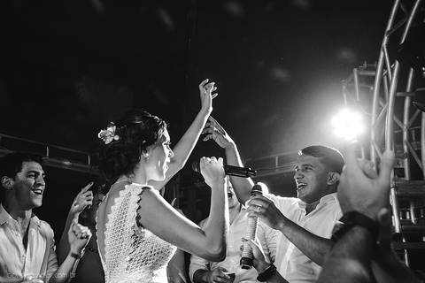 Lindo casamento realizado na igreja reis magos na serra por fotógrafos de casamento de vila velha fotógrafos de casamento de vitória fotógrafos de casamento de serra espirito santo es com noivo noiva pista de dança e carimbó'