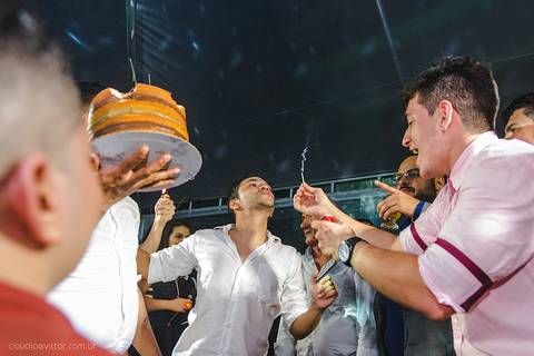 Lindo casamento realizado na igreja reis magos na serra por fotógrafos de casamento de vila velha fotógrafos de casamento de vitória fotógrafos de casamento de serra espirito santo es com noivo noiva pista de dança e carimbó'