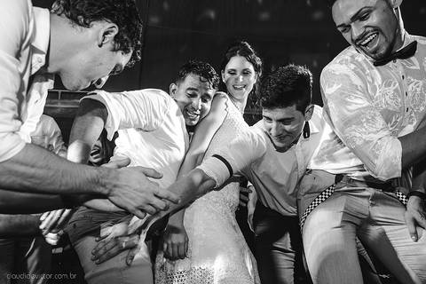 Lindo casamento realizado na igreja reis magos na serra por fotógrafos de casamento de vila velha fotógrafos de casamento de vitória fotógrafos de casamento de serra espirito santo es com noivo noiva pista de dança e carimbó'
