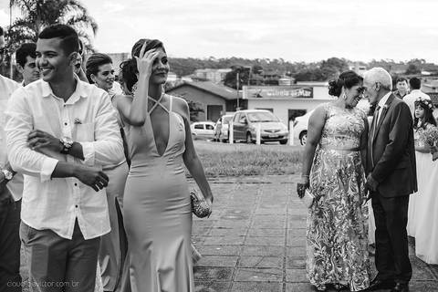 Lindo casamento realizado na igreja reis magos na serra por fotógrafos de casamento de vila velha fotógrafos de casamento de vitória fotógrafos de casamento de serra espirito santo es com noivo noiva pista de dança e carimbó'